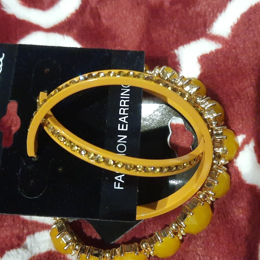 Earrings & bracelet - Picture 2 of 5